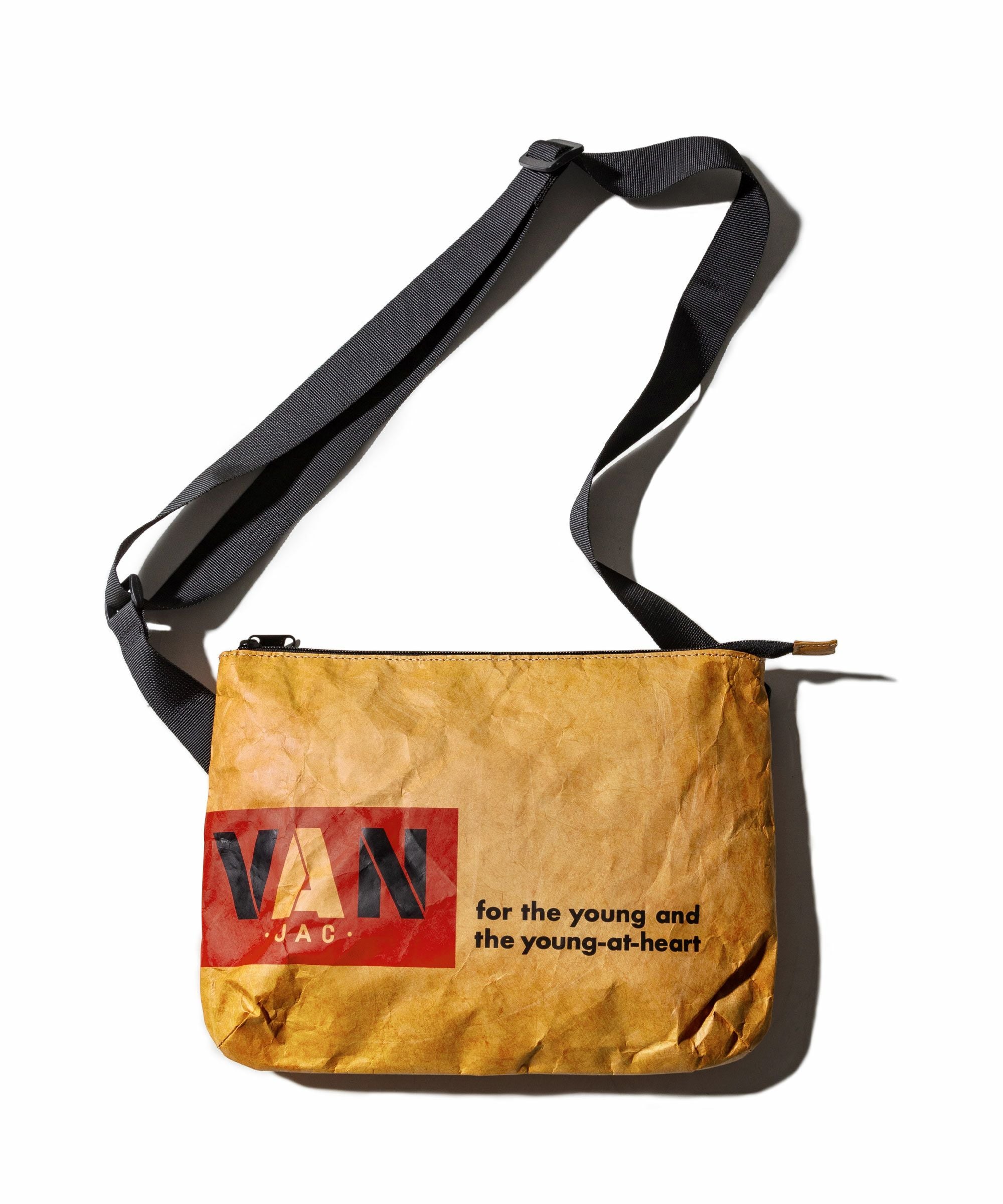 サコッシュ＜ショップバッグモチーフ＞ ｜ VAN STORE