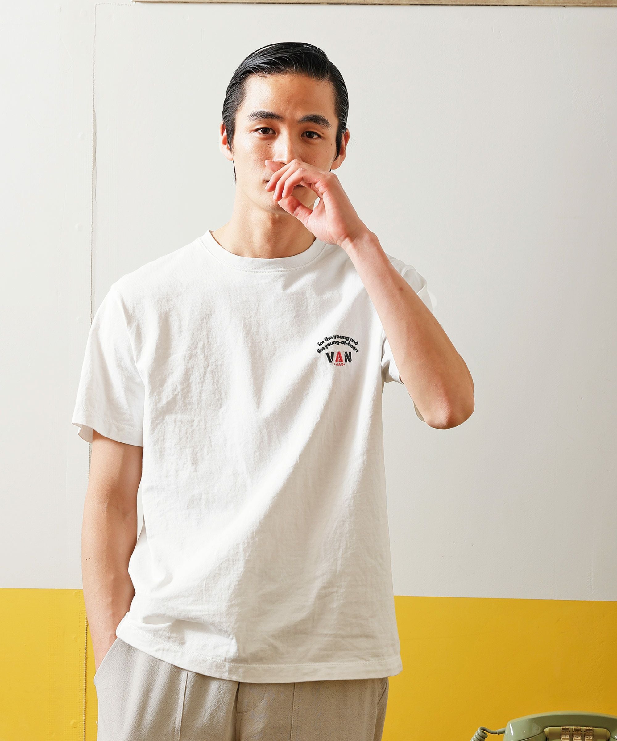 VAN JAC ヴァンヂャケット バックアーチロゴプリントTシャツ M ホワイト Tシャツ＜ワンポイントアーチロゴ刺繍＞ ｜ VAN STORE