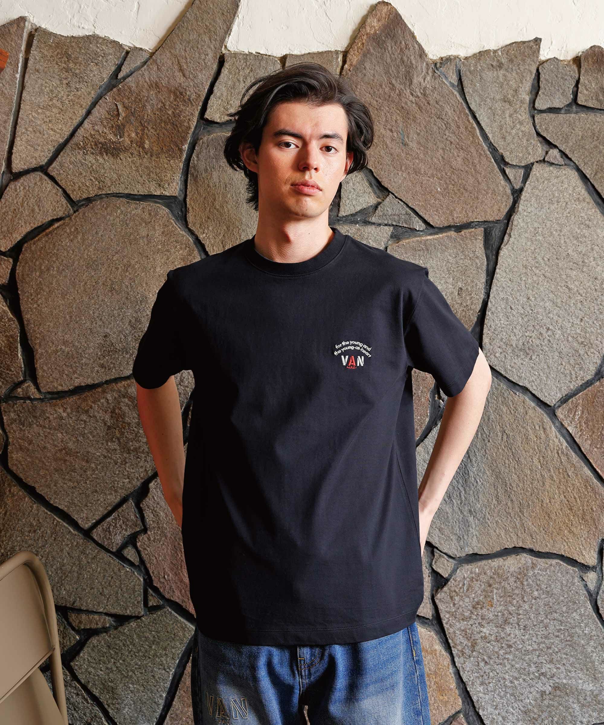Tシャツ＜ワンポイントアーチロゴ刺繍＞ ｜ VAN STORE