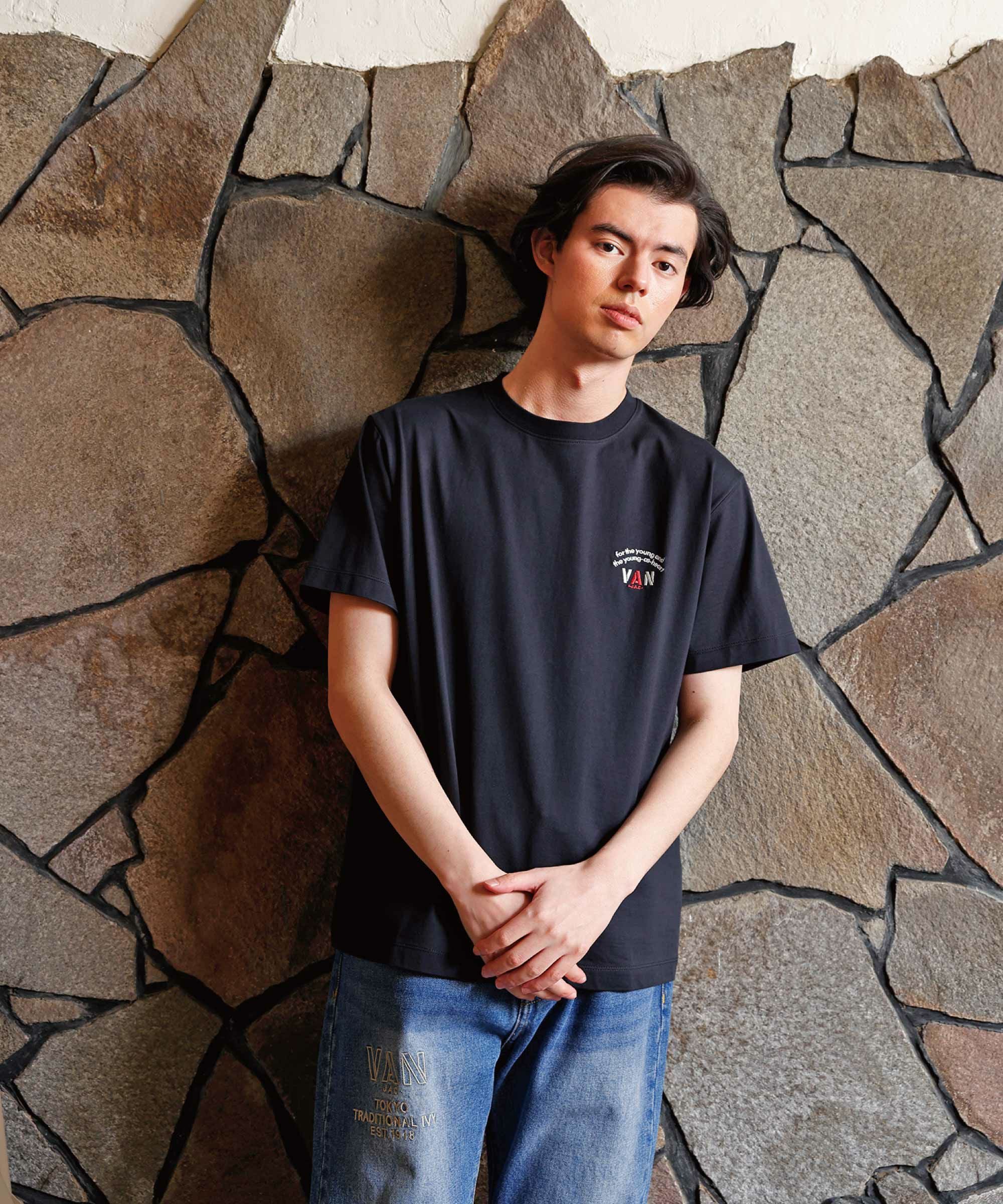 Tシャツ＜ワンポイントアーチロゴ刺繍＞ ｜ VAN STORE