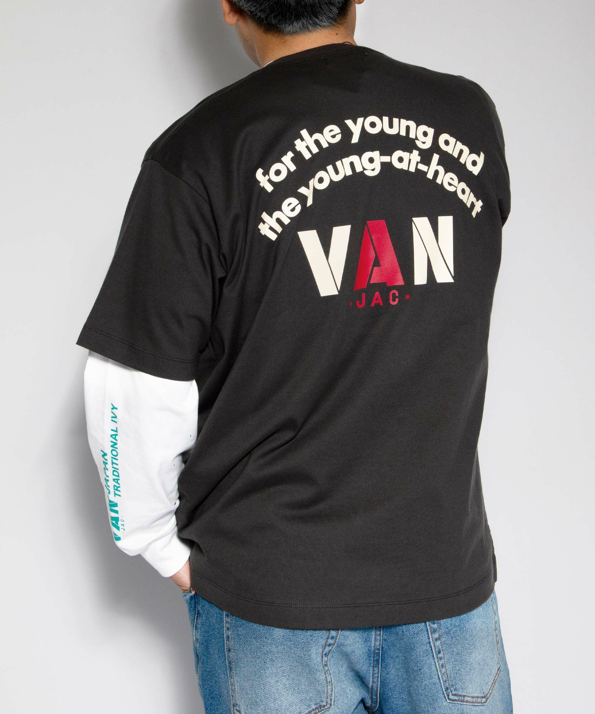 バックロゴポケットTシャツ ｜ VAN STORE
